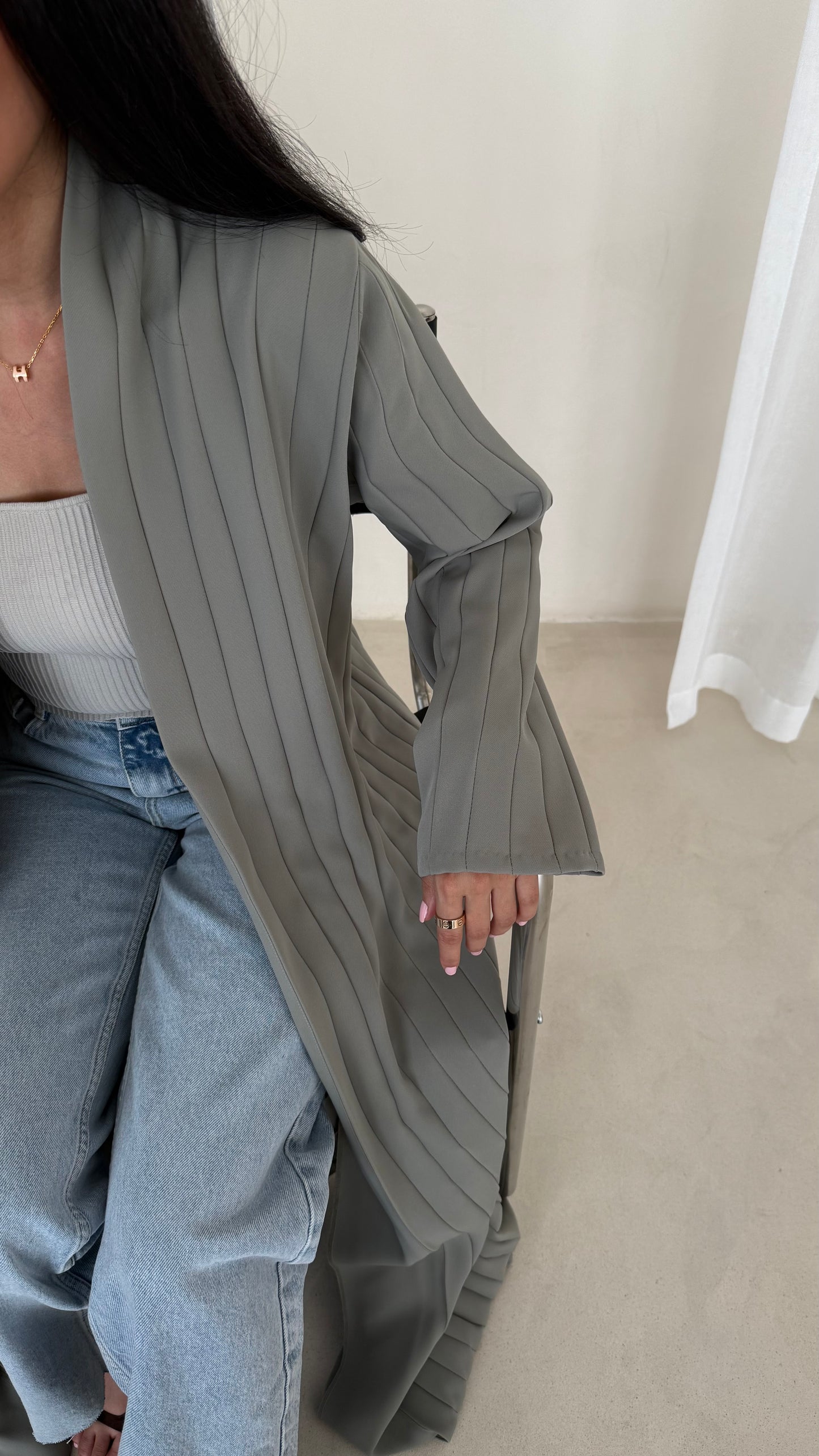 02 Ash grey